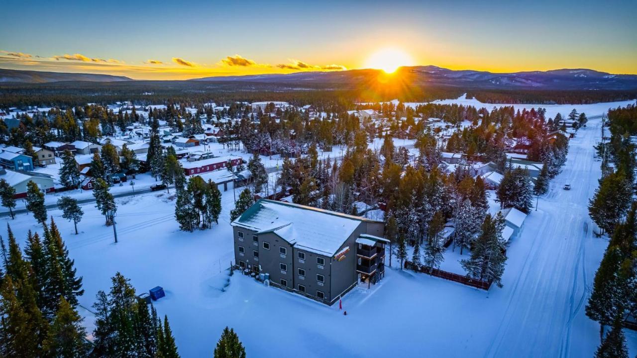 Wagon Wheel Hotel West Yellowstone Exteriör bild