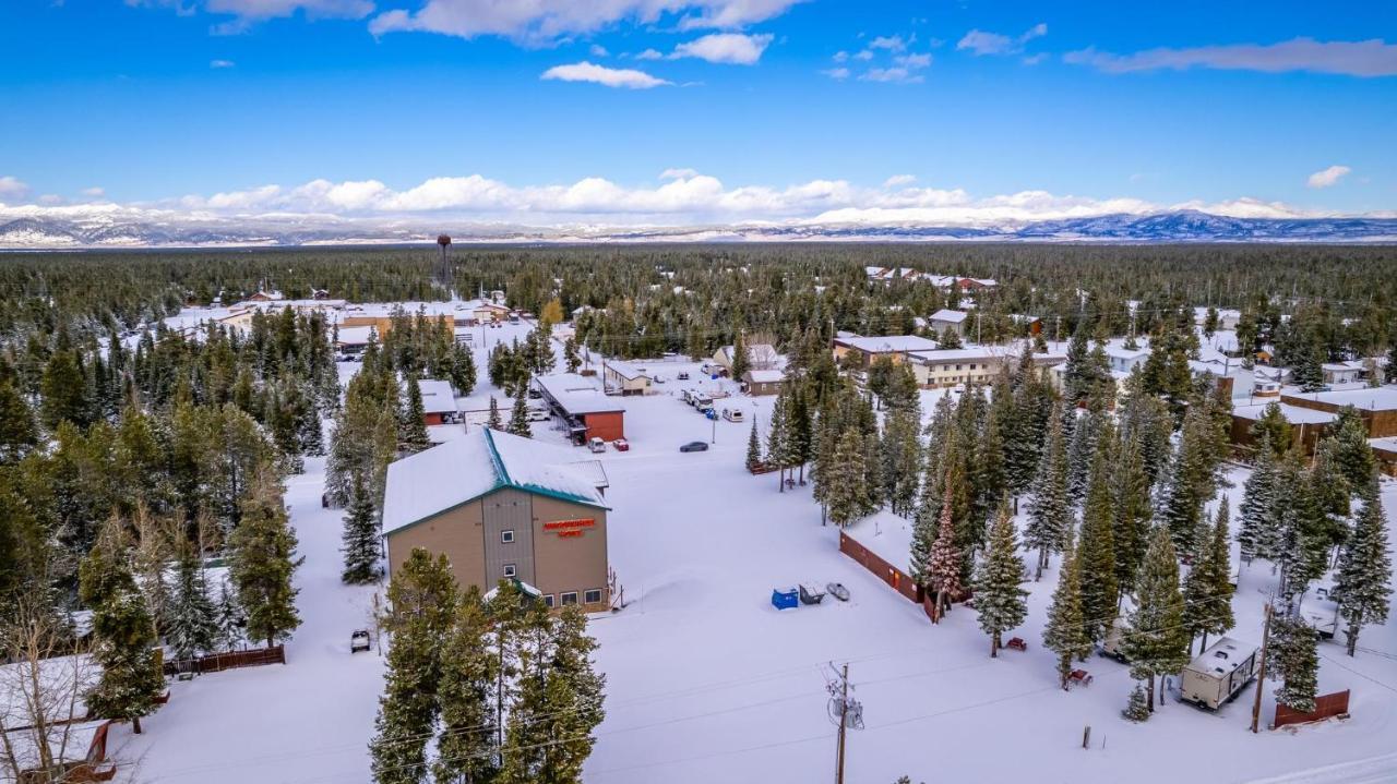 Wagon Wheel Hotel West Yellowstone Exteriör bild